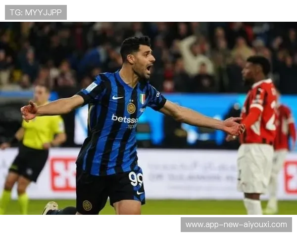 AC米兰前场强袭快速形成射门机会 AC米兰前场强袭快速形成射门机会