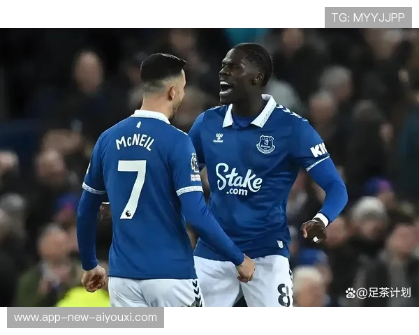 利兹联反击犀利多变，白玫瑰军团争夺欧战资格，利兹联为什么叫白玫瑰